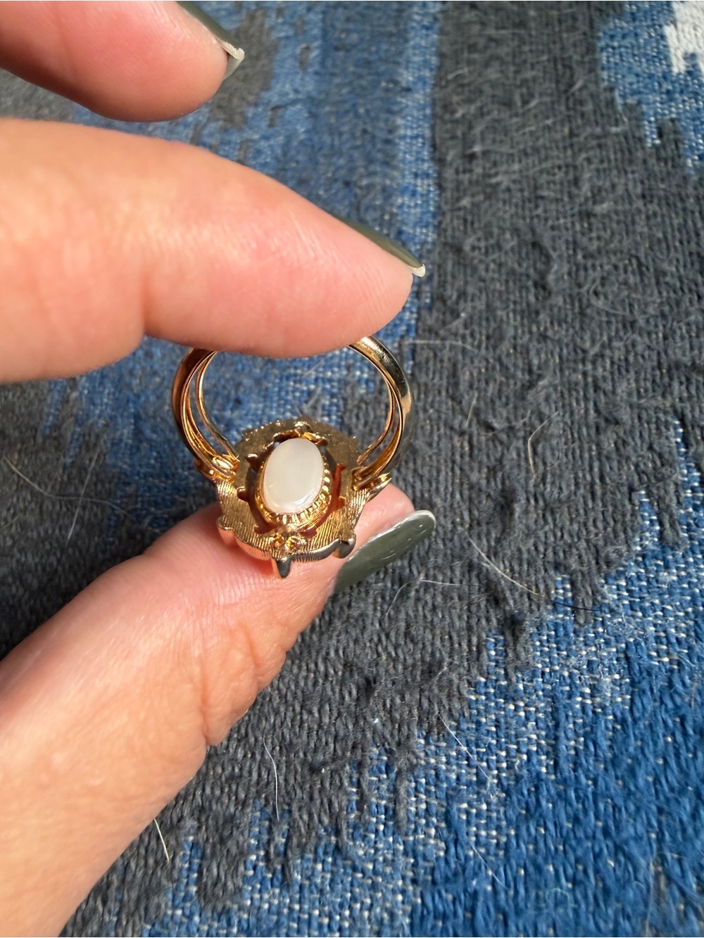 1975 Lights and shadows Avon Gold-Tone Ring with reversible stone - Picture 3 of 6